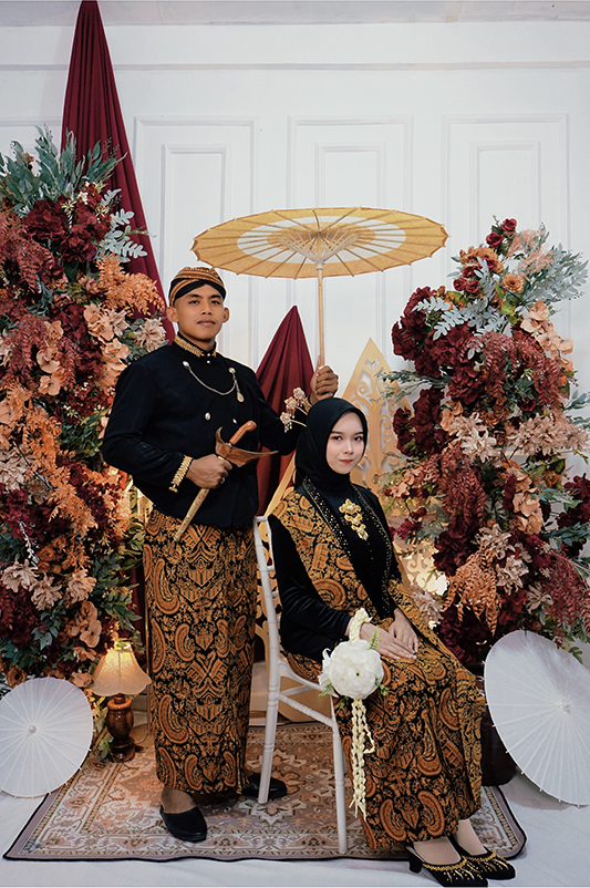 {"ARInfo":{"IsUseAR":false},"Version":"1.0.0","MakeupInfo":{"IsUseMakeup":false},"FaceliftInfo":{"IsChangeEyeLift":false,"IsChangeFacelift":false,"IsChangePostureLift":false,"IsChangeNose":false,"IsChangeFaceChin":false,"IsChangeMouth":false,"IsChangeThinFace":true},"BeautyInfo":{"SwitchMedicatedAcne":false,"IsAIBeauty":false,"IsBrightEyes":false,"IsSharpen":false,"IsOldBeauty":false,"IsReduceBlackEyes":false},"HandlerInfo":{"AppName":2},"FilterInfo":{"IsUseFilter":false}}